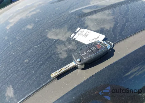 2017 Hyundai Santa Fe Sport 2.4L z USA, uszkodzony, nr VIN 5NMZT3LB1HH016359